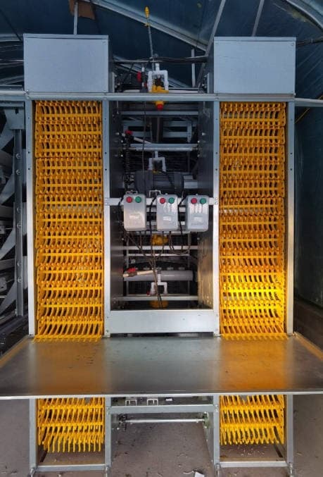 Stacked Egg Collection System for Layer Cages – Vertical Elevator Egg Collector