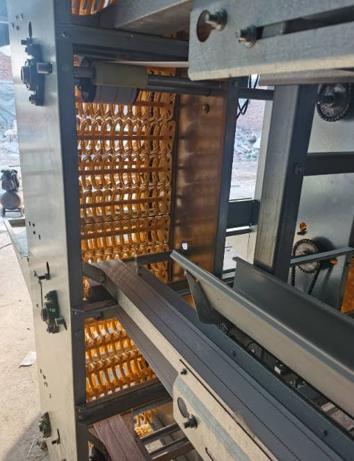 蛋鸡笼堆叠式鸡蛋收集系统——垂直升降式鸡蛋收集器 蛋鸡笼堆叠式鸡蛋收集系统——垂直升降式鸡蛋收集器